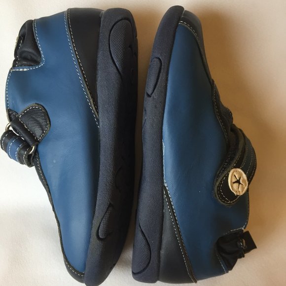 Blue Leather One-Strap Shoes/ Sneakers Girls Sz.10 - Picture 3 of 6